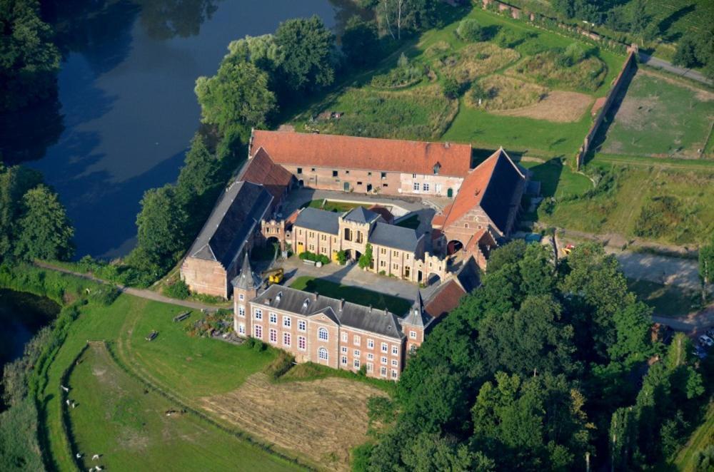 Ferienwohnung Kasteel Nieuwenhoven Sint-Truiden Exterior foto